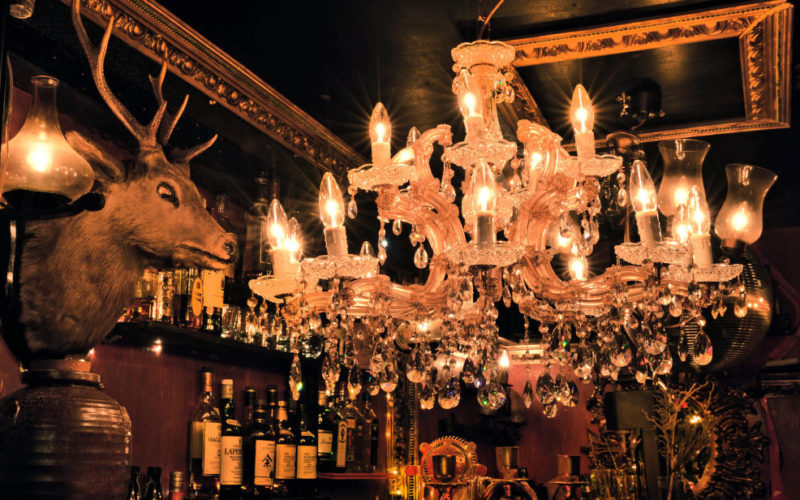 Albatross G in Golden Gai, Shinjuku is a foreigner-friendly bar in Tokyo.